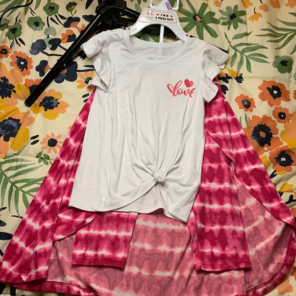 Pink Velvet Girls 3T two piece set. Brand New With Tags - Picture 1 of 3